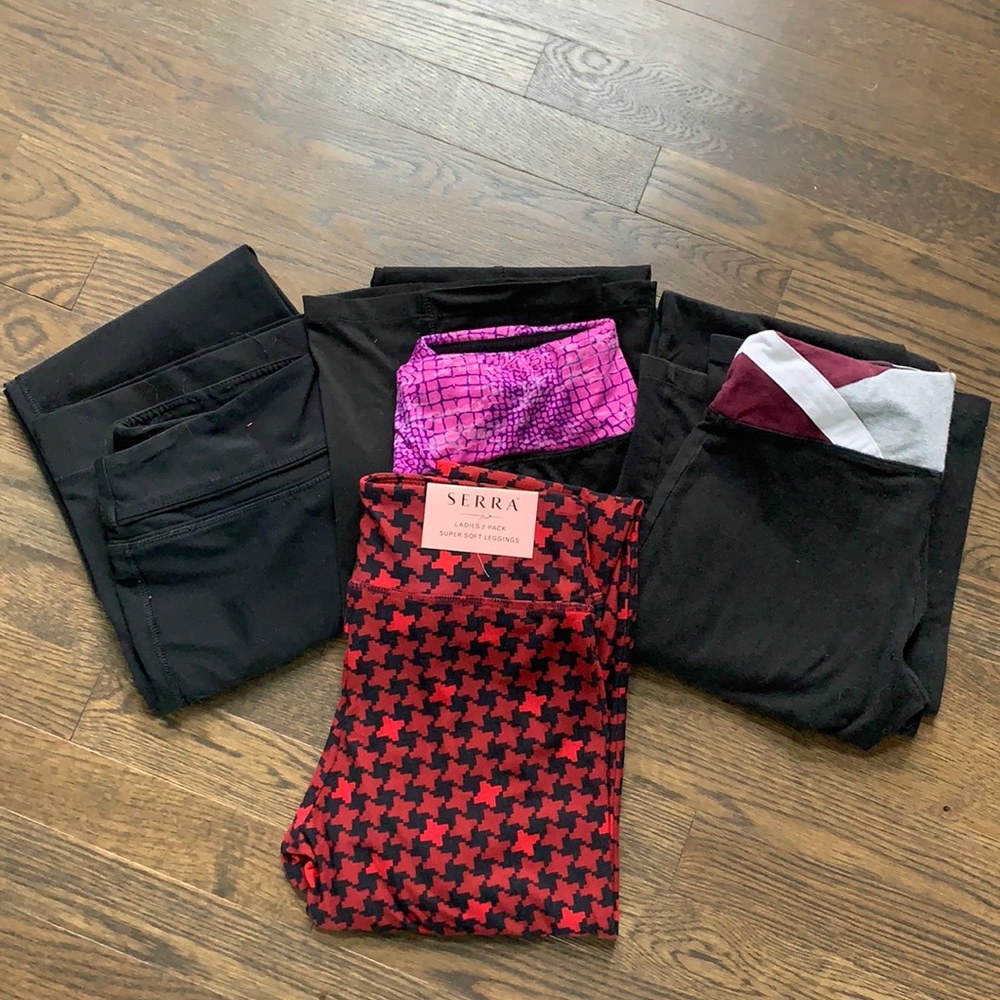 4 pair of leggings. XS /size 4-6 small. Super cute
